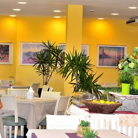 Ahg Riva Del Sole Hotel - Adults Only Moniga del Garda المظهر الخارجي الصورة