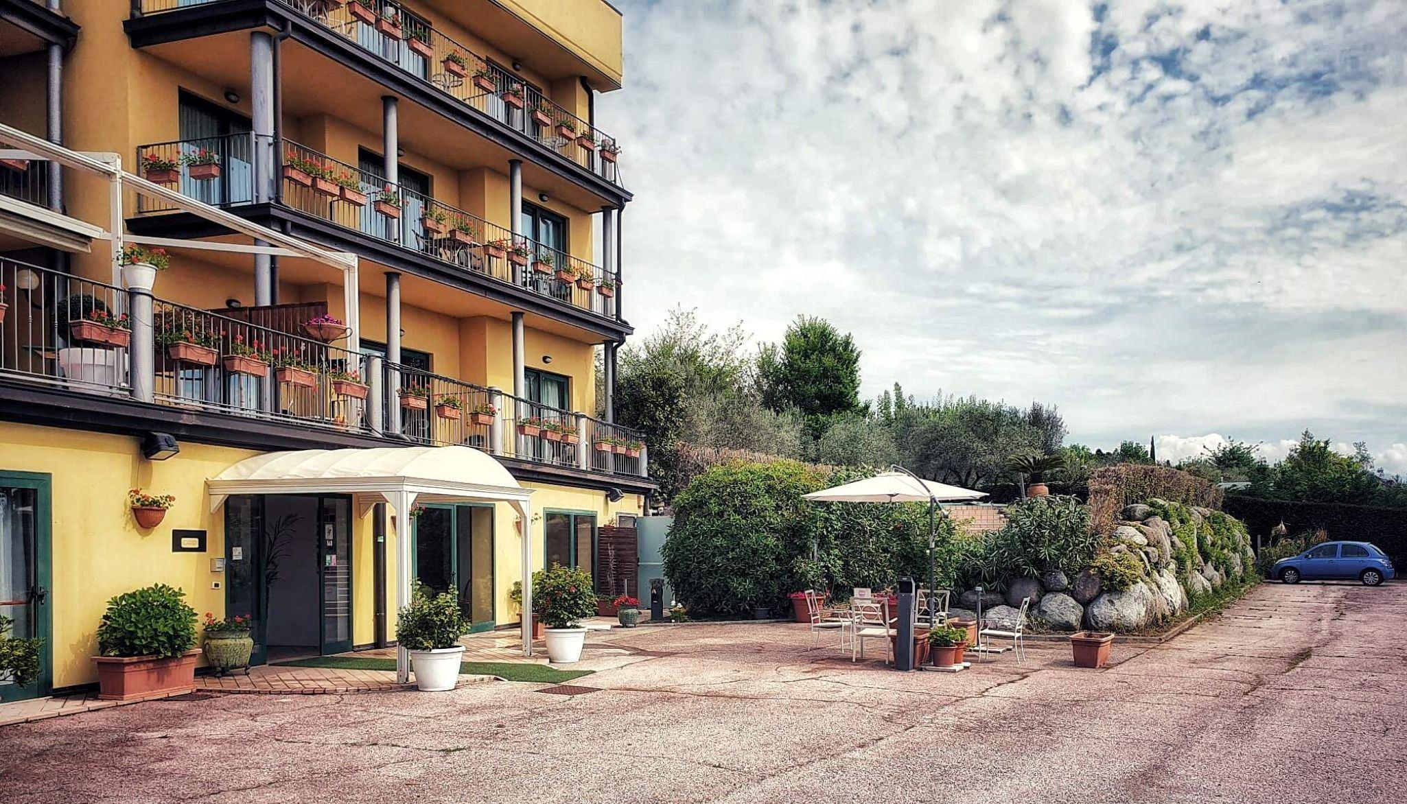 Ahg Riva Del Sole Hotel - Adults Only Moniga del Garda المظهر الخارجي الصورة