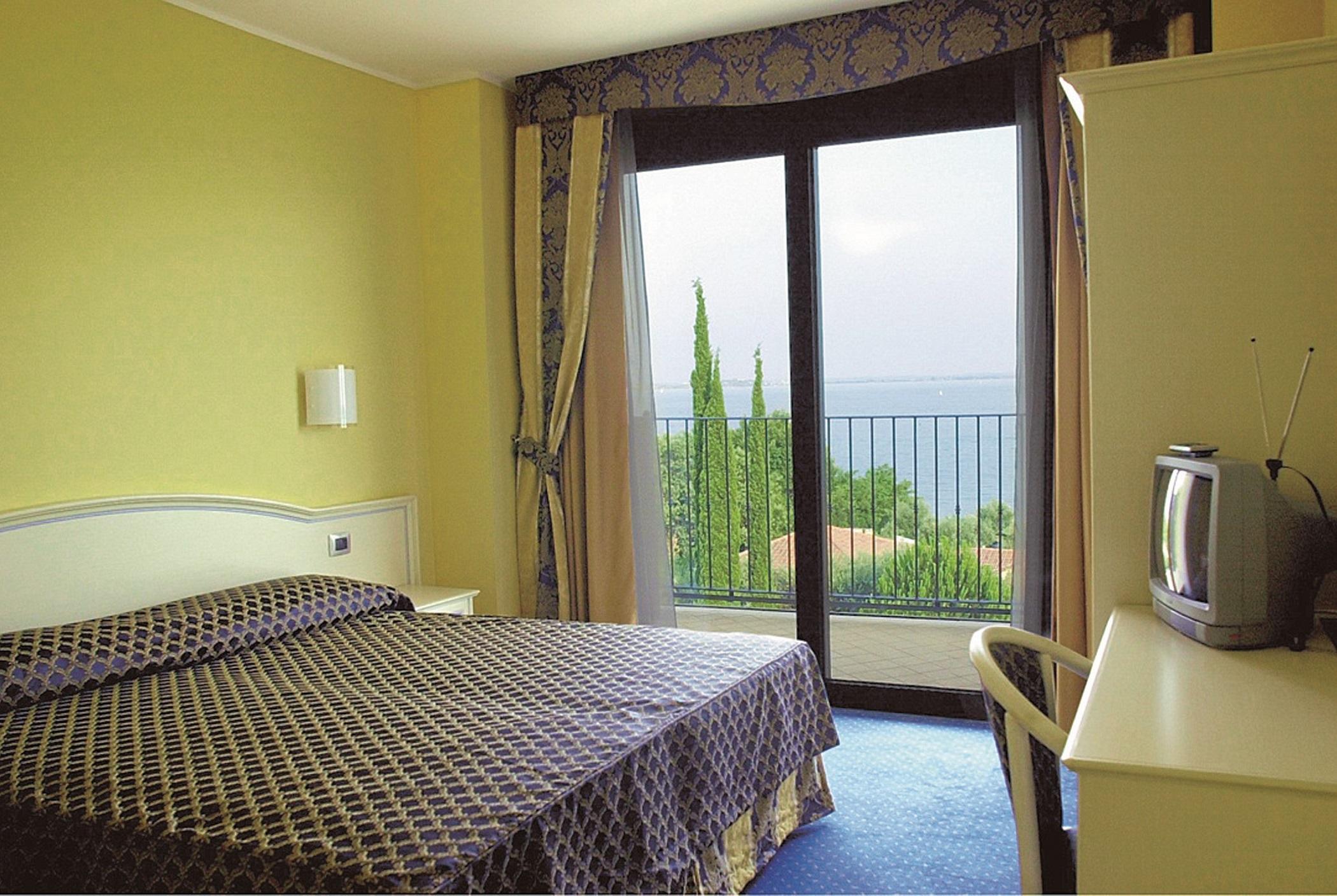 Ahg Riva Del Sole Hotel - Adults Only Moniga del Garda الغرفة الصورة