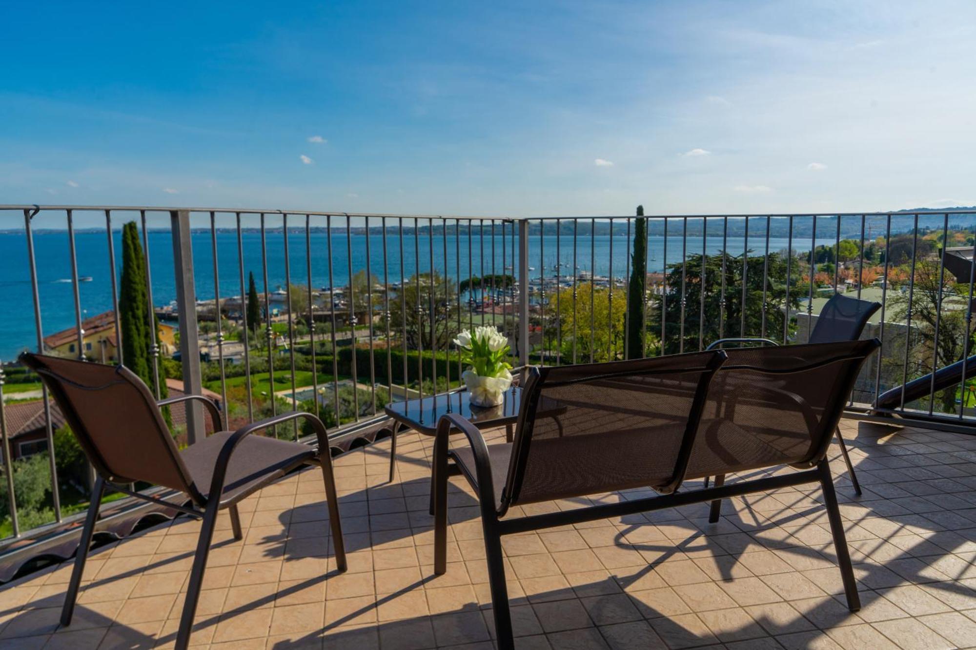 Ahg Riva Del Sole Hotel - Adults Only Moniga del Garda المظهر الخارجي الصورة