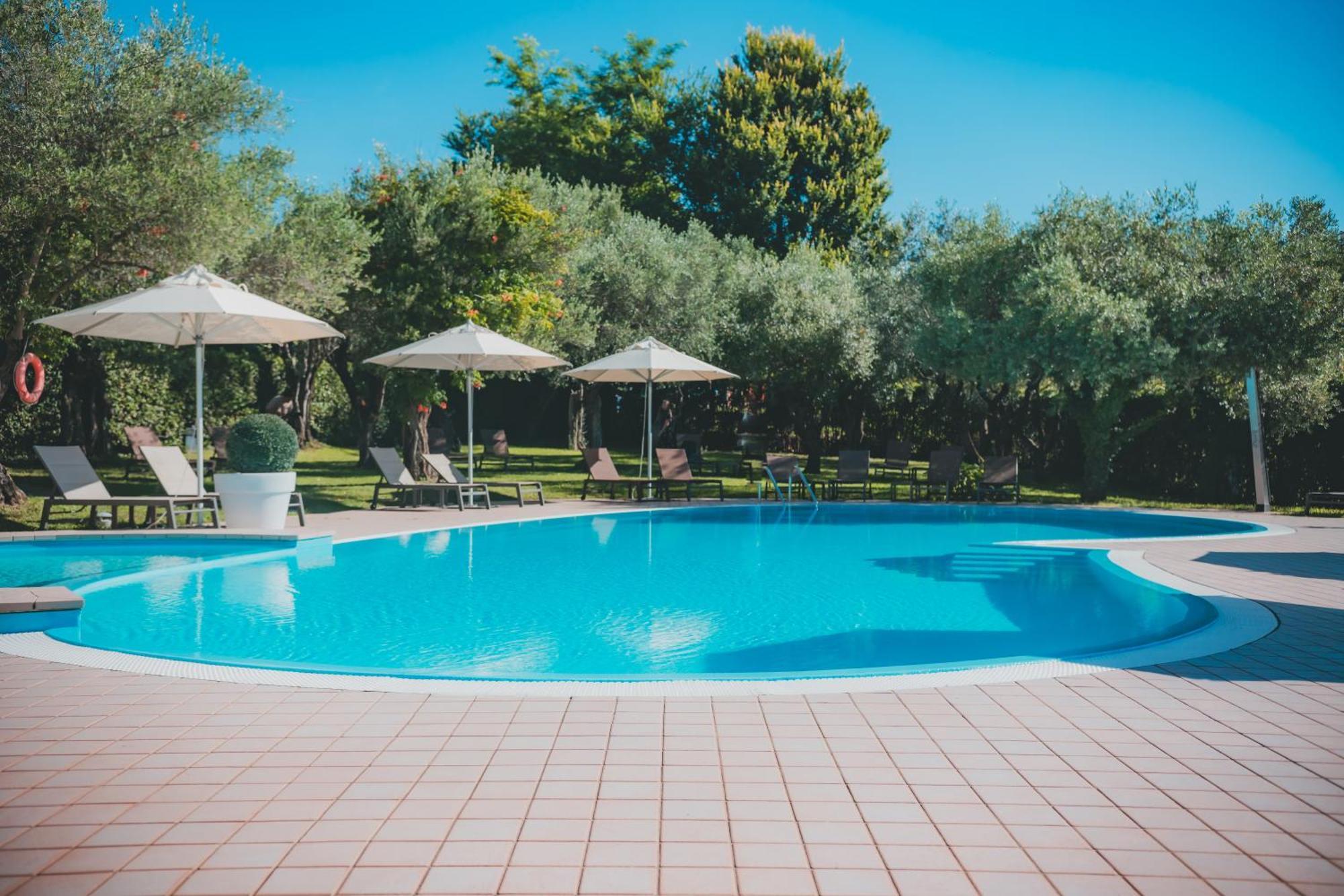 Ahg Riva Del Sole Hotel - Adults Only Moniga del Garda المظهر الخارجي الصورة