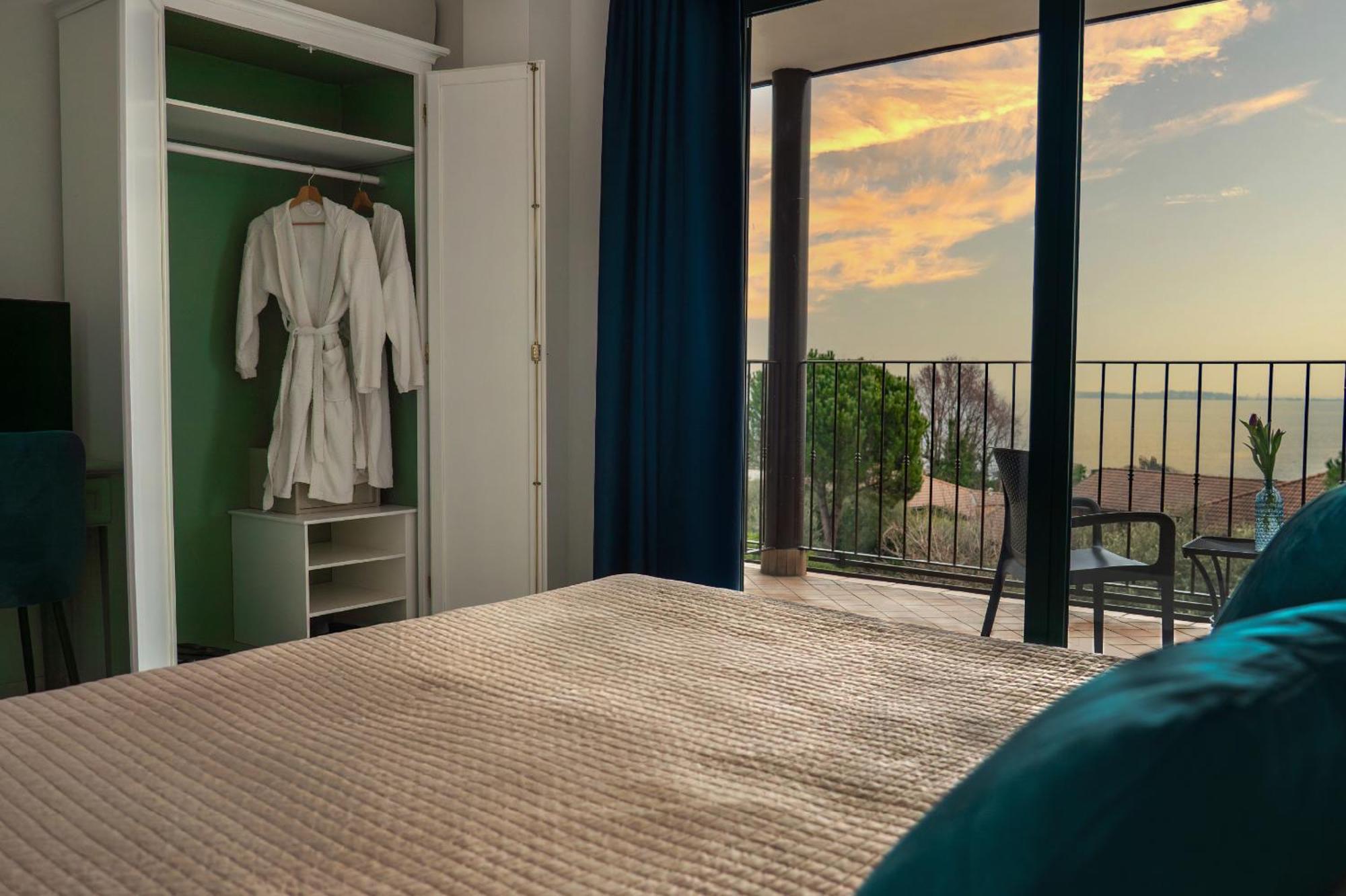 Ahg Riva Del Sole Hotel - Adults Only Moniga del Garda المظهر الخارجي الصورة
