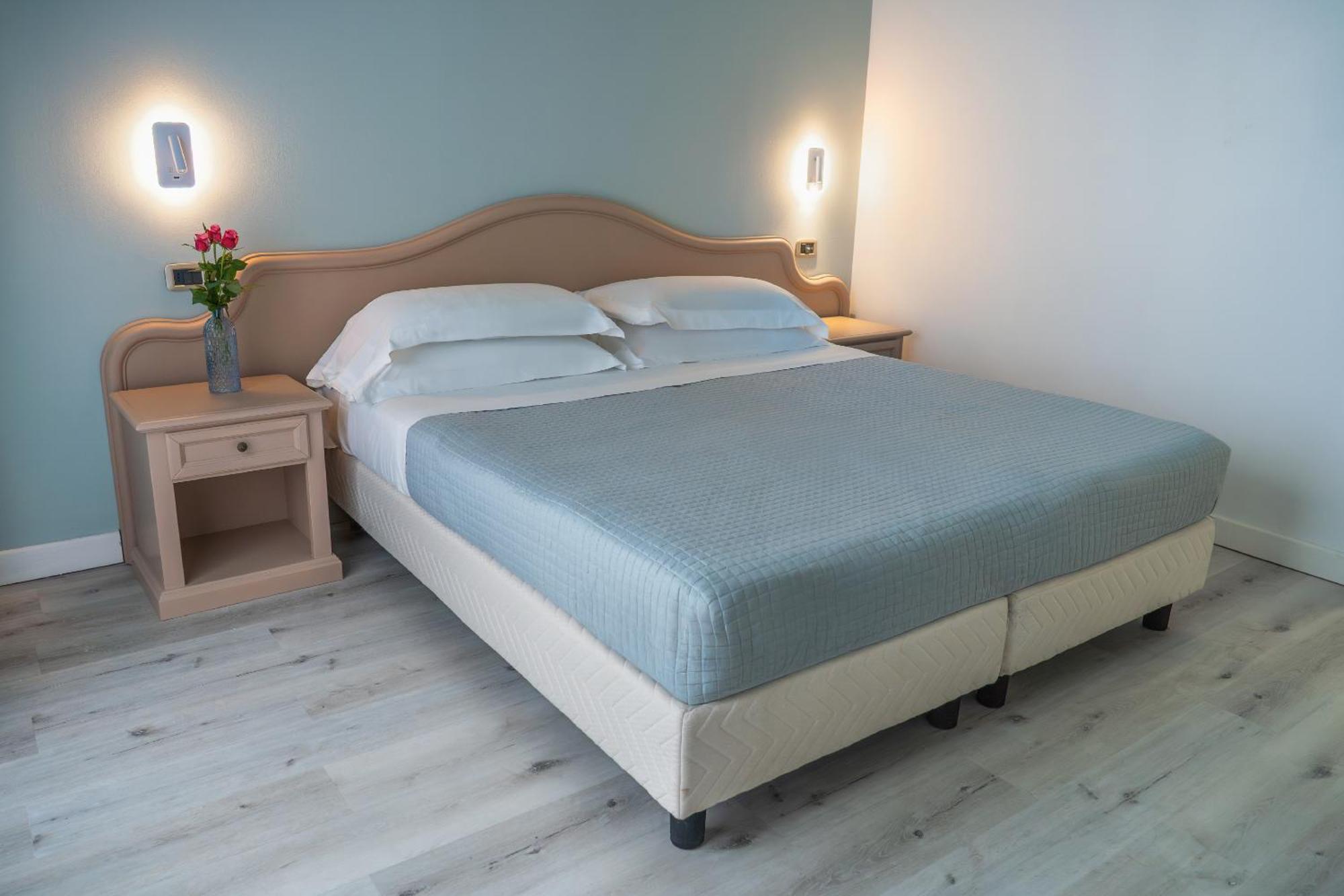 Ahg Riva Del Sole Hotel - Adults Only Moniga del Garda المظهر الخارجي الصورة