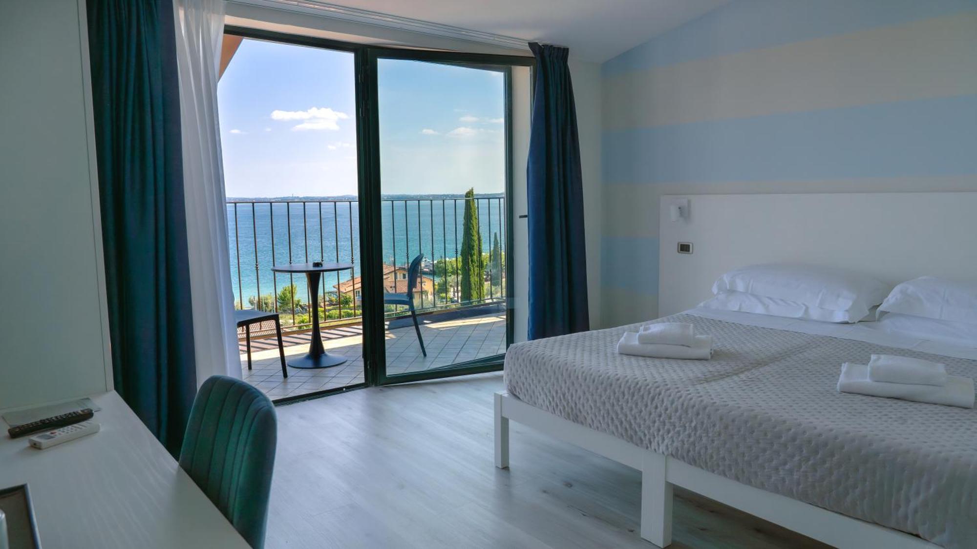 Ahg Riva Del Sole Hotel - Adults Only Moniga del Garda المظهر الخارجي الصورة
