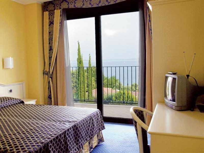 Ahg Riva Del Sole Hotel - Adults Only Moniga del Garda المظهر الخارجي الصورة